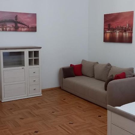 Двох Рівневі Апартаменти В Центрі Leópolis Exterior foto