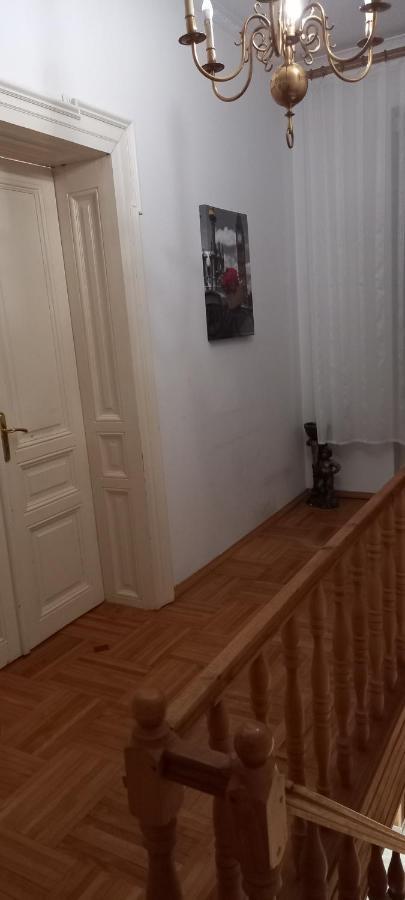 Двох Рівневі Апартаменти В Центрі Leópolis Exterior foto
